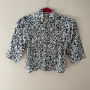 H&M Smocked Mock Neck Puff Sleeve Floral Blouse White Navy Blue Small
